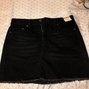 Black jean skirt (new)